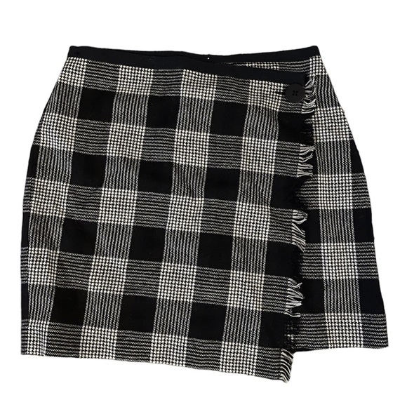 Madewell | Black and white plaid wrap mini skirt - Picture 6 of 9